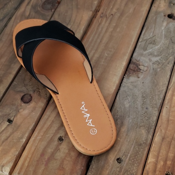 Black suade criss Cross Slides - Picture 4 of 6